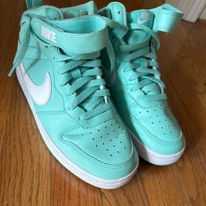 Nike Kids Sneakers in Teal and White